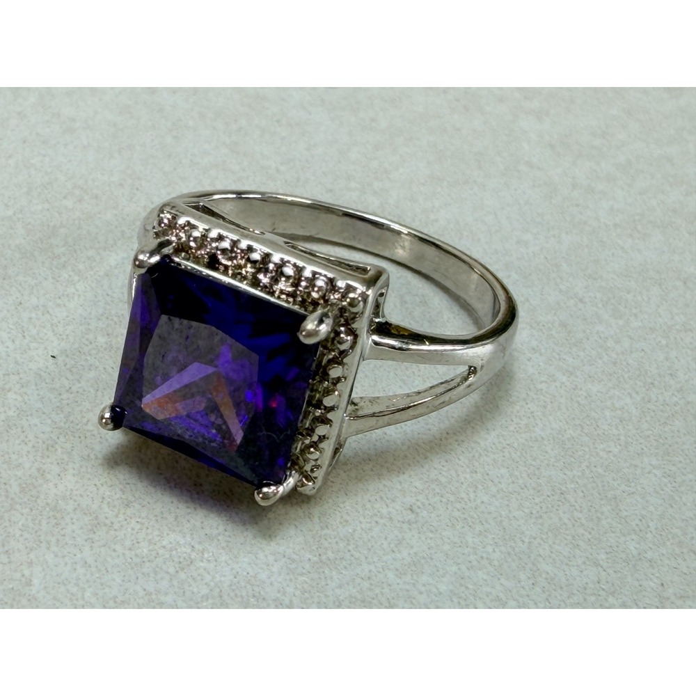 Vintage Silver Tone Purple Princess Cut Crystal Halo Cocktail Ring Size 7.5
